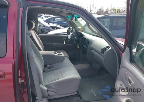 2002 Toyota Tundra Sr5 V8 z USA, uszkodzony, nr VIN 5TBRT34152S296788